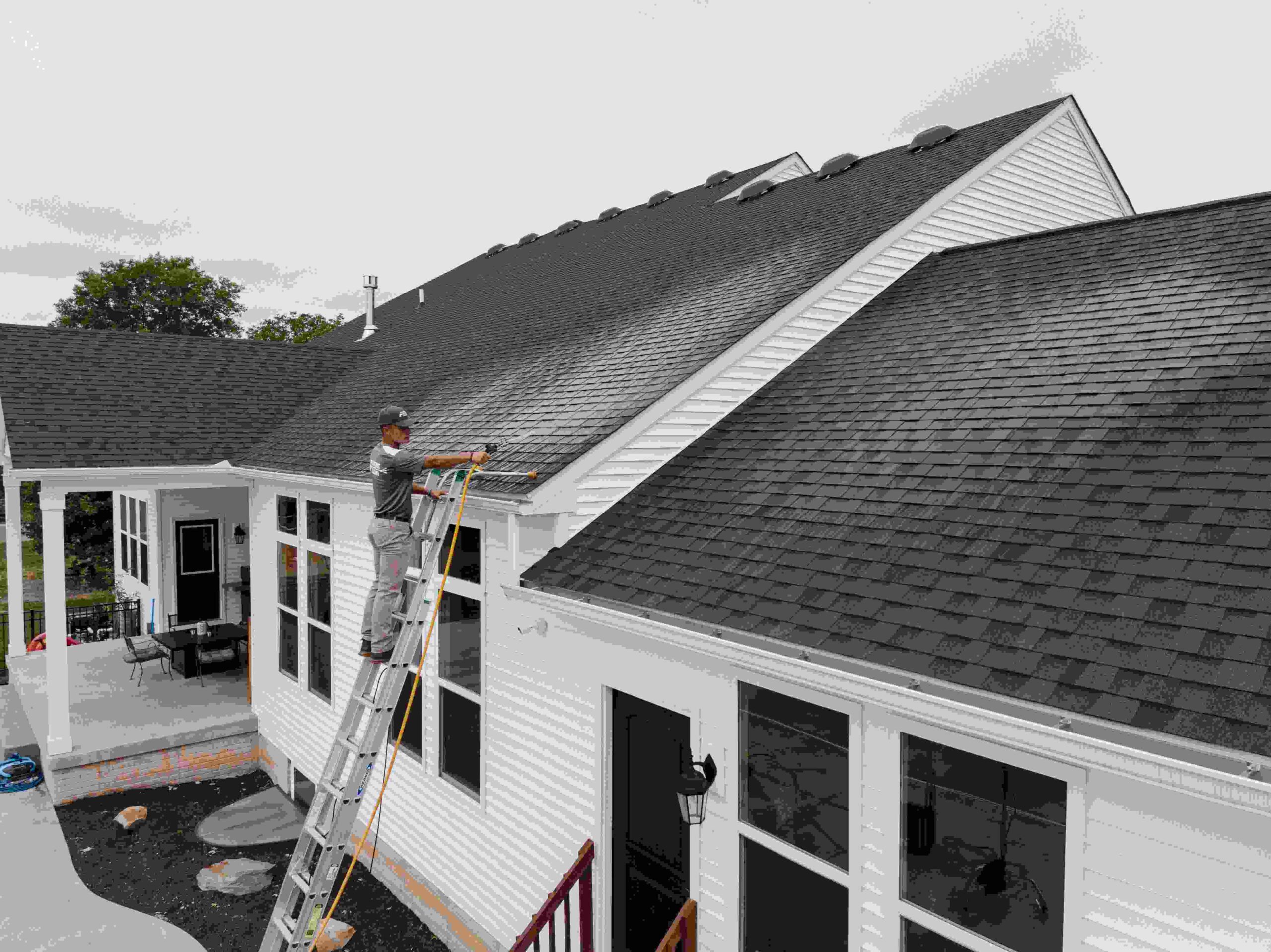 <em>GUARANTEED</em> SATISFACTION